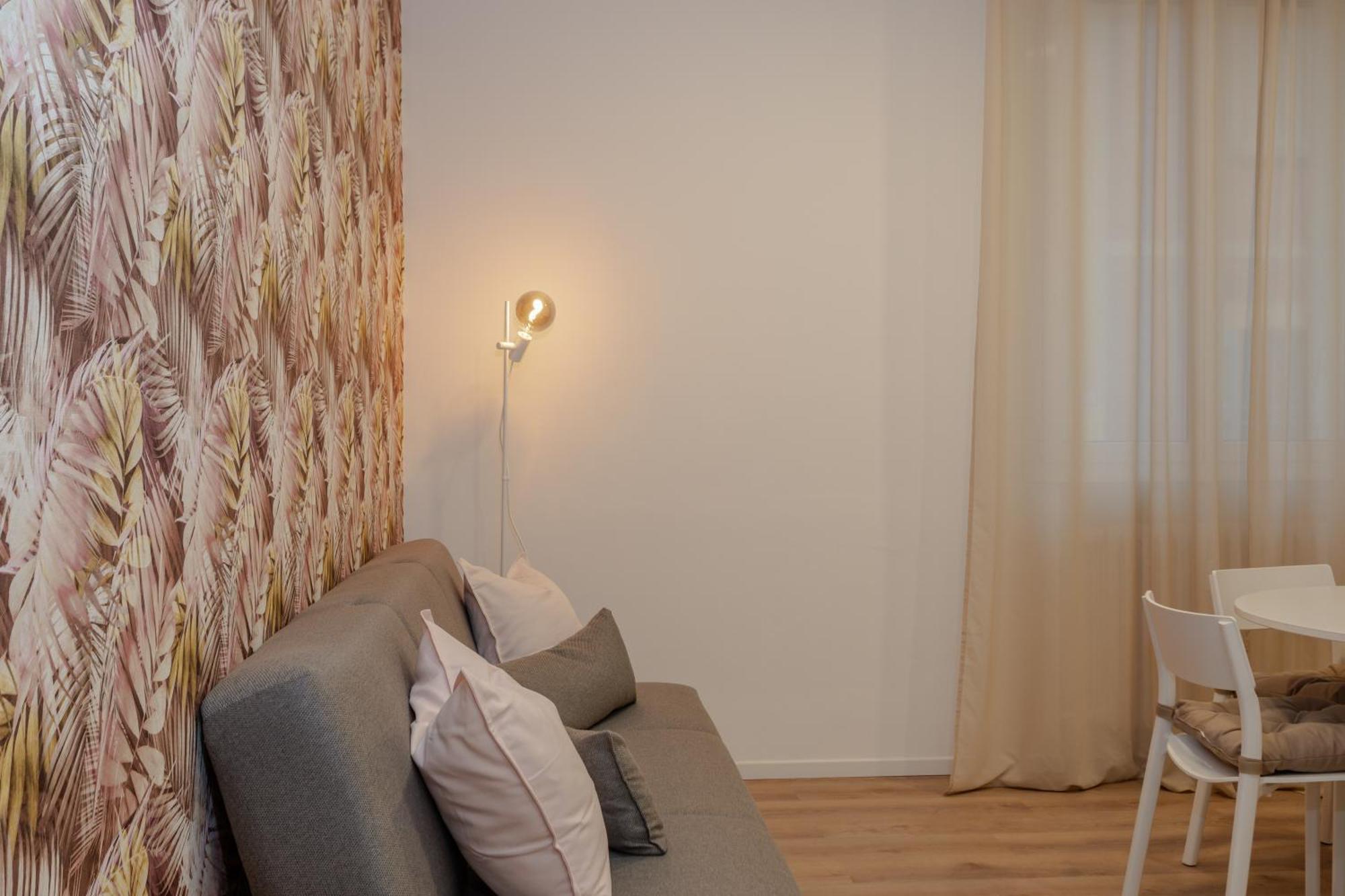 Family 3 Apartment Bologna Bagian luar foto