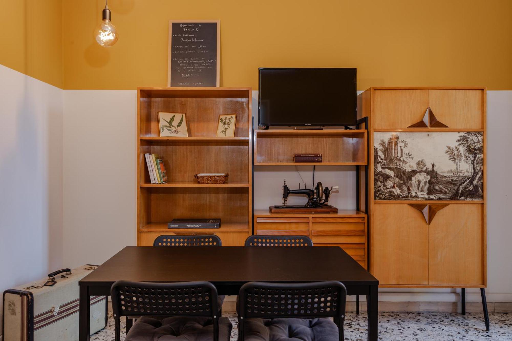Family 3 Apartment Bologna Bagian luar foto