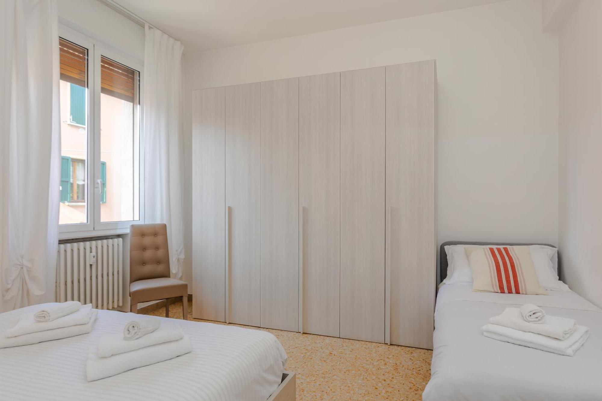 Family 3 Apartment Bologna Bagian luar foto