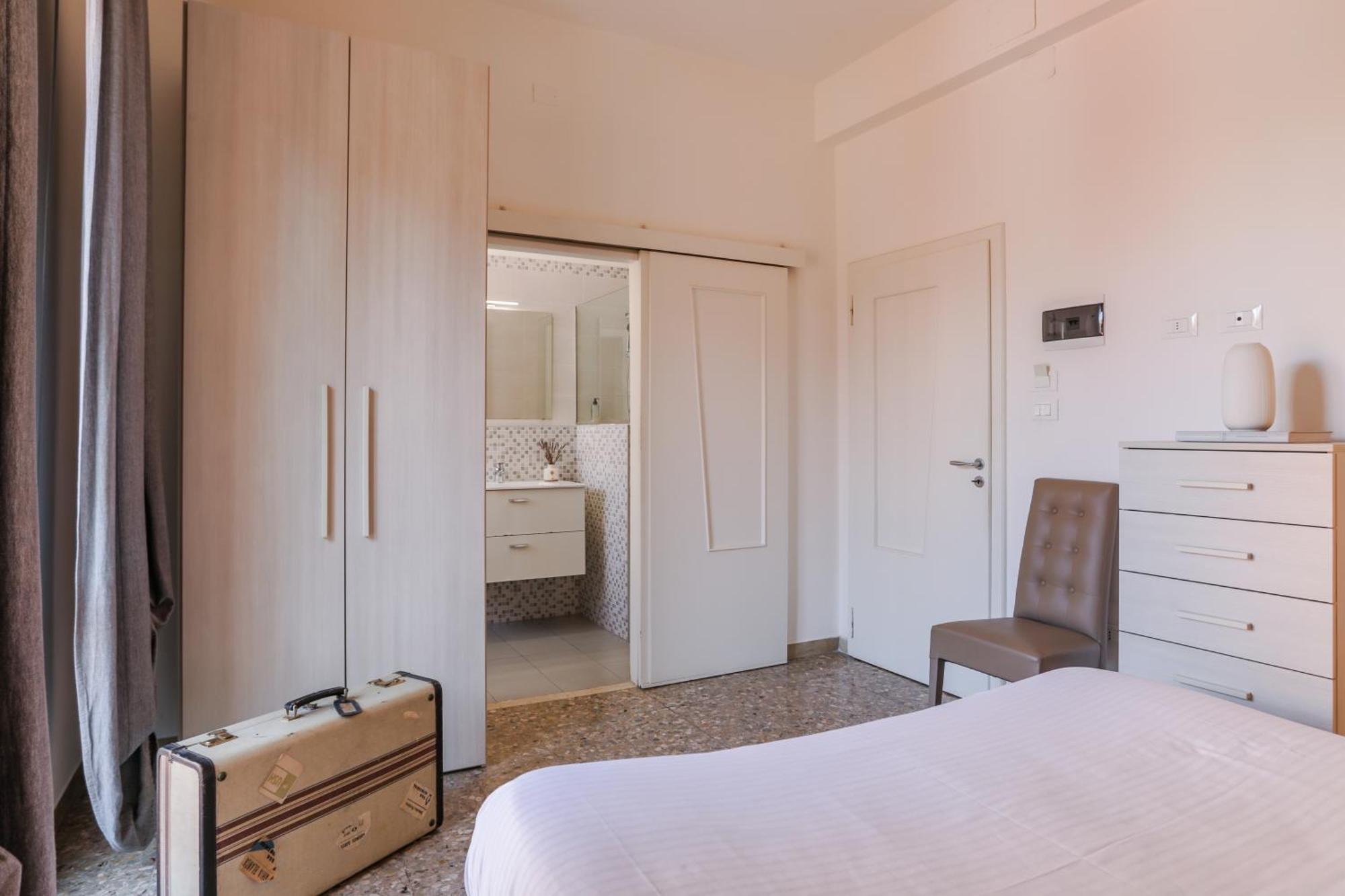 Family 3 Apartment Bologna Bagian luar foto