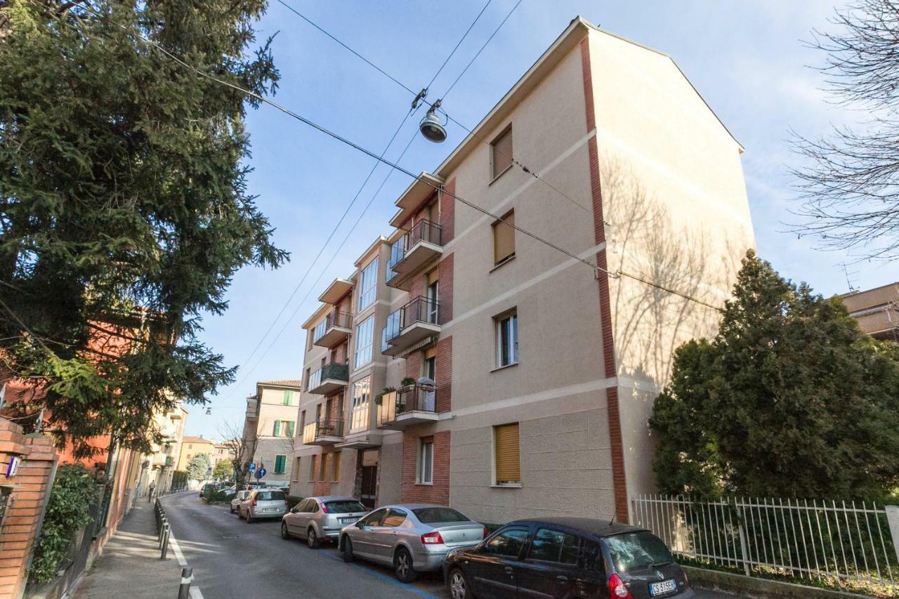 Family 3 Apartment Bologna Bagian luar foto